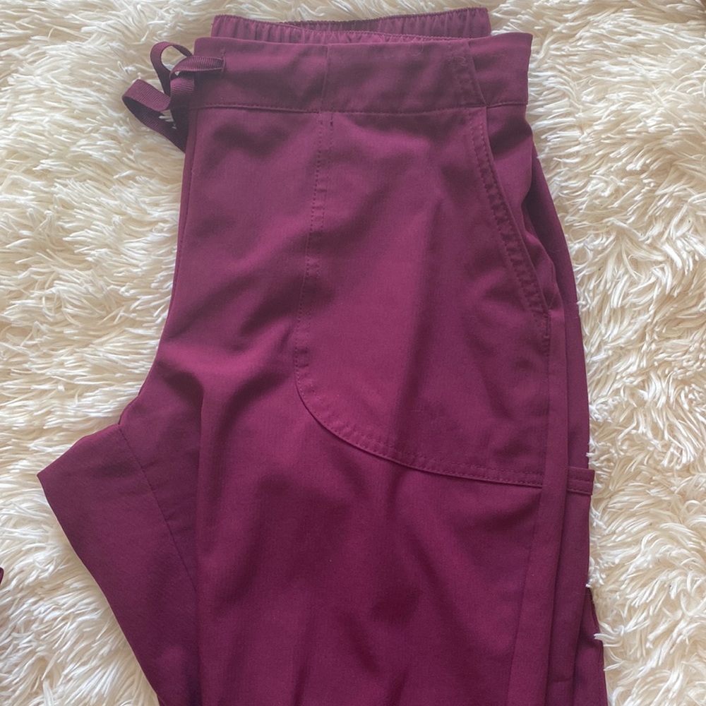 Skechers Barco Burgendy/wine scrubs-Small